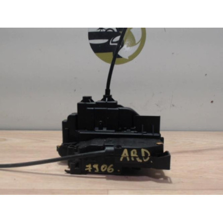 Serrure arriere droit RENAULT CLIO 3 PHASE 2 BREAK d’occasion