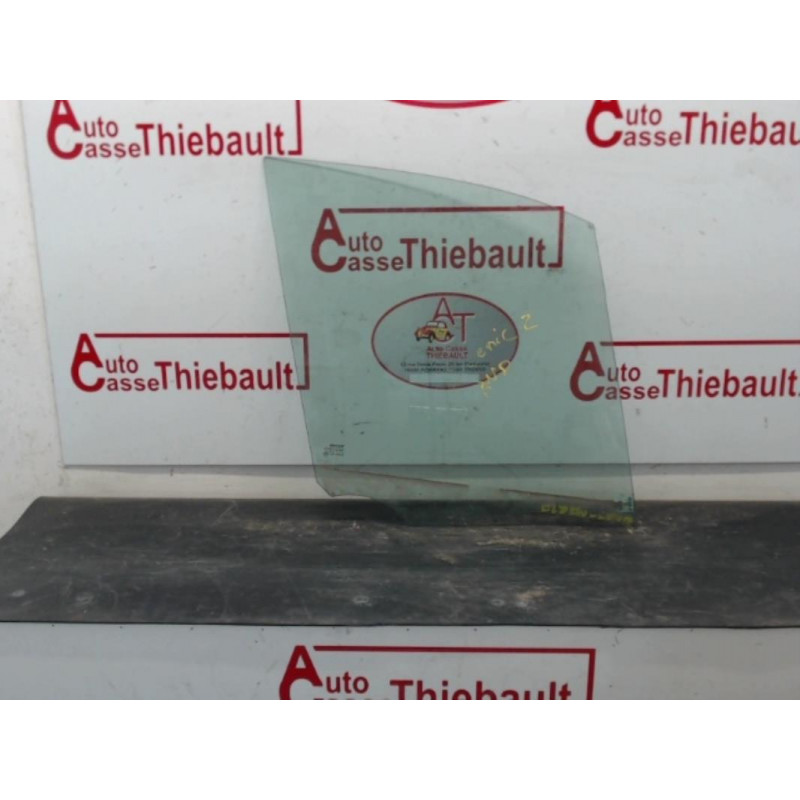 Vitre avant droit RENAULT SCENIC II PHASE 1 d’occasion