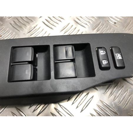 Interrupteur de leve vitre avant gauche TOYOTA AURIS 2 PHASE 2 d’occasion
