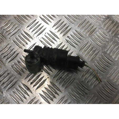 Pompe lave glace avant VOLKSWAGEN POLO 4 PHASE 2 d’occasion