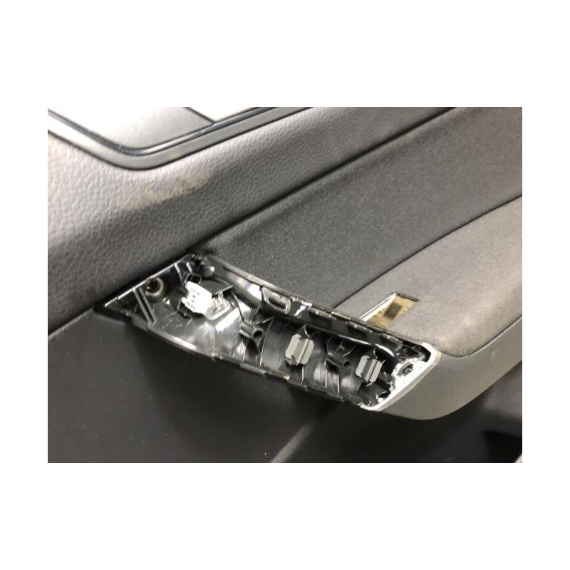 Panneau de porte avant droit VOLKSWAGEN TOURAN 3 d’occasion