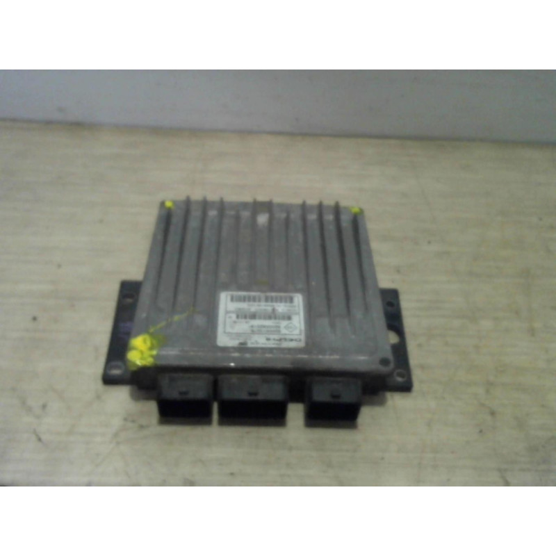 Calculateur moteur RENAULT  d’occasion