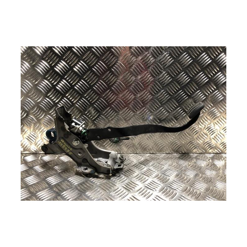 Pedalier d'embrayage TOYOTA AURIS 2 PHASE 2 d’occasion
