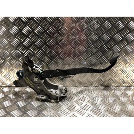Pedalier d'embrayage TOYOTA AURIS 2 PHASE 2 d’occasion