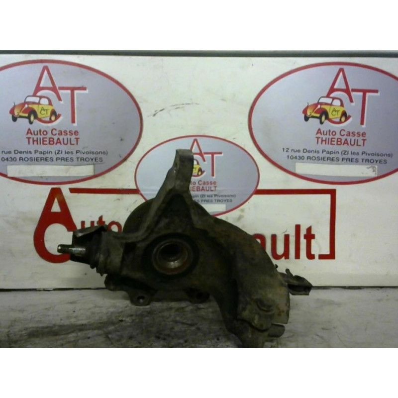 Fusee avant droit PEUGEOT 405 PHASE 1 d’occasion