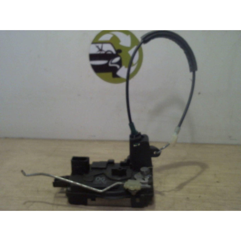 Serrure avant droit OPEL ZAFIRA B PHASE 1 d’occasion