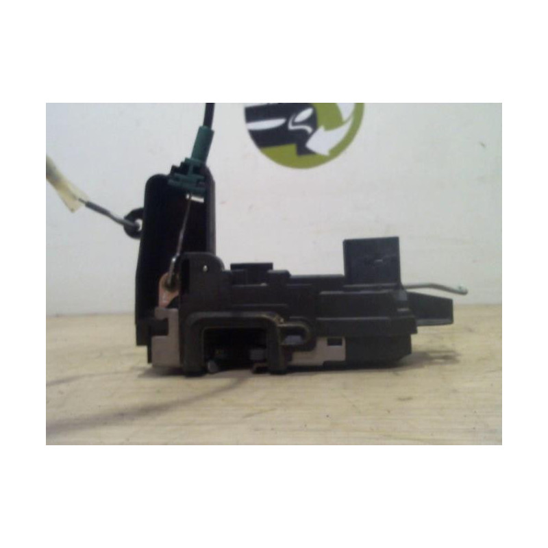 Serrure avant droit OPEL ZAFIRA B PHASE 1 d’occasion