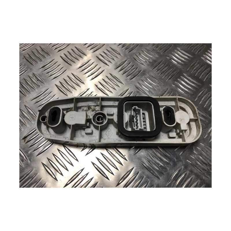 Platine feu arriere droit RENAULT TWINGO 1 PHASE 3 d’occasion