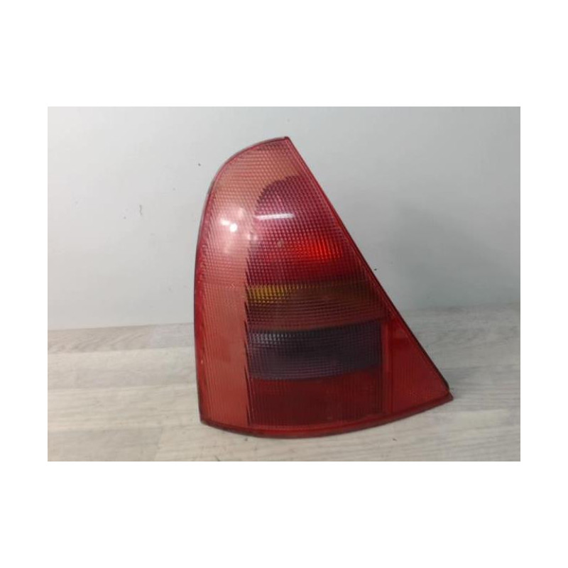 Feu arriere principal gauche (feux) RENAULT CLIO 2 PHASE 1 d’occasion