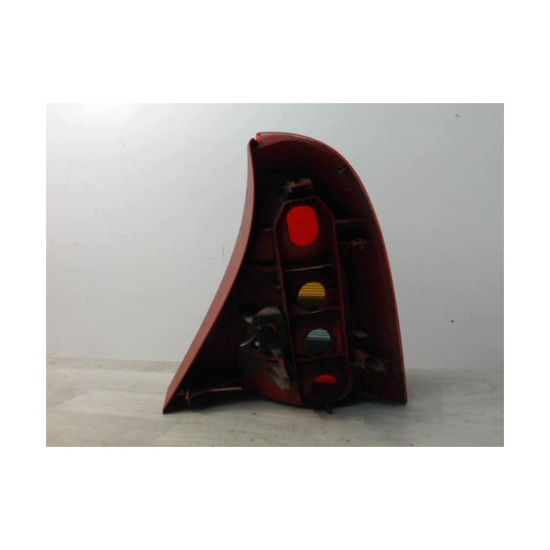 Feu arriere principal gauche (feux) RENAULT CLIO 2 PHASE 1 d’occasion