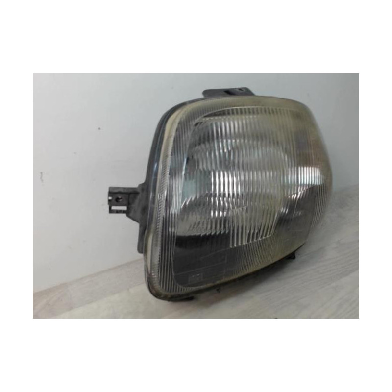 Optique avant principal gauche (feux)(phare) RENAULT CLIO 2 PHASE 1 d’occasion