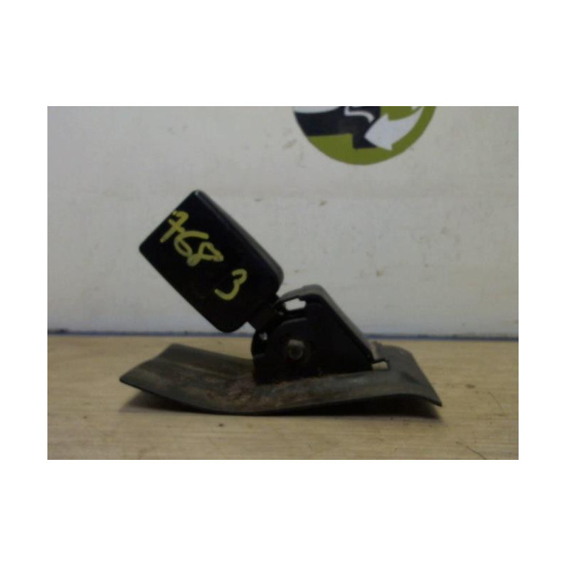 Attache ceinture arriere centrale MINI MINI 1 R50/R53 PHASE 1 d’occasion