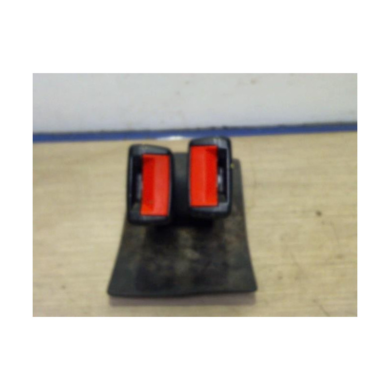 Attache ceinture arriere centrale MINI MINI 1 R50/R53 PHASE 1 d’occasion