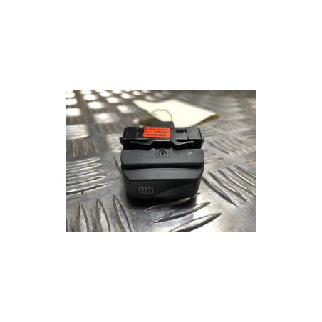 Commande degivrage lunette arriere DACIA DOKKER PHASE 1 d’occasion