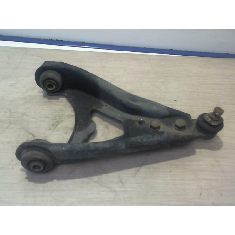 Triangle avant droit RENAULT MEGANE 1 PHASE 2 d’occasion
