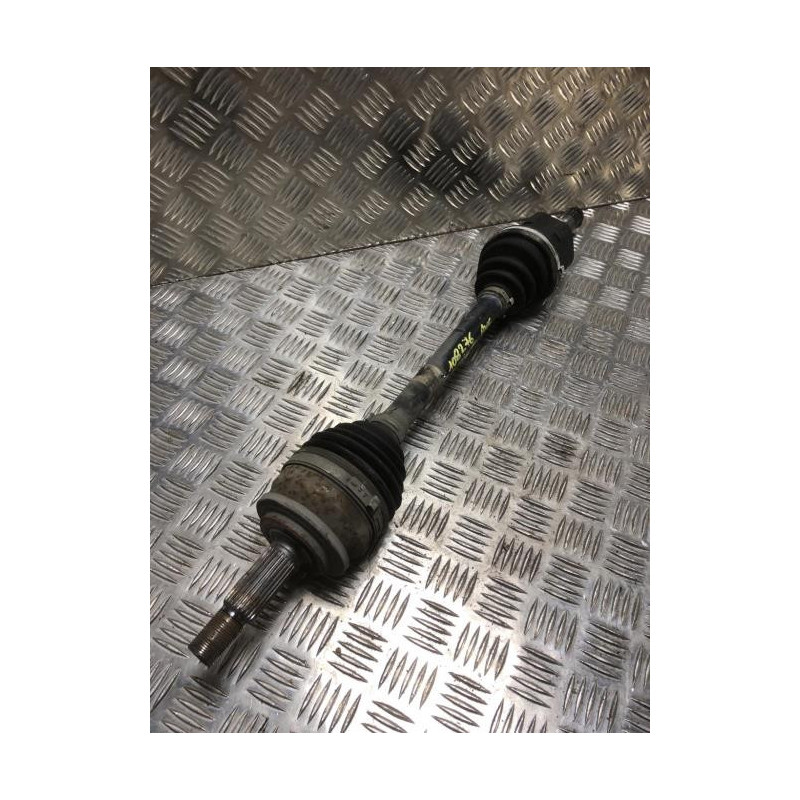 Cardan gauche (transmission) TOYOTA AURIS 2 PHASE 2 d’occasion