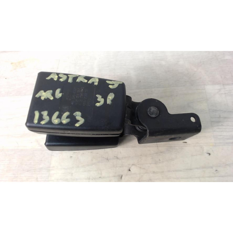 Attache ceinture arriere gauche OPEL ASTRA J GTC d’occasion