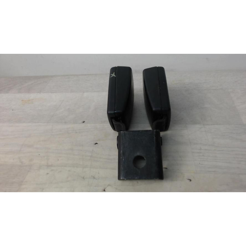 Attache ceinture arriere gauche OPEL ASTRA J GTC d’occasion