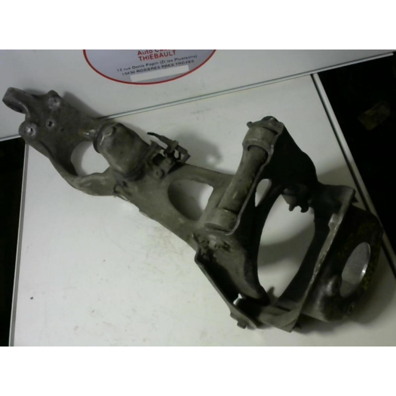 Bras inferieur avant gauche PEUGEOT 407  BERLINE (6D) HDI d’occasion