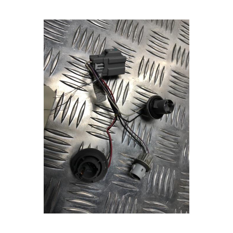 Platine feu arriere droit FORD  d’occasion