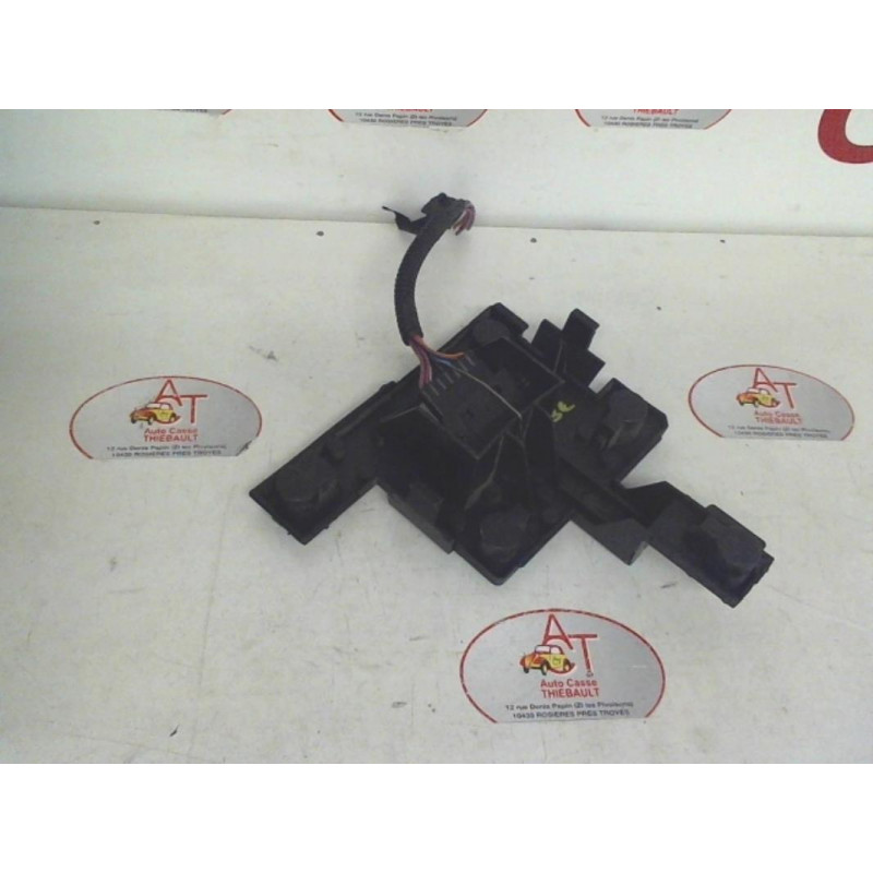 Platine feu arriere droit FORD MONDEO II d’occasion