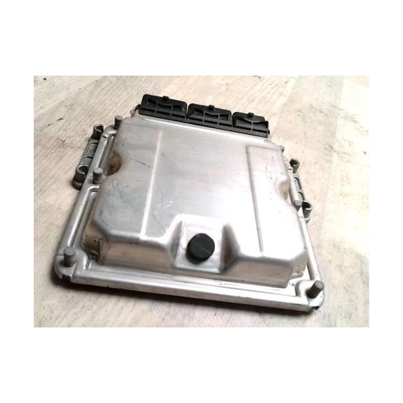 Calculateur moteur RENAULT TRAFIC 2 PHASE 1 d’occasion