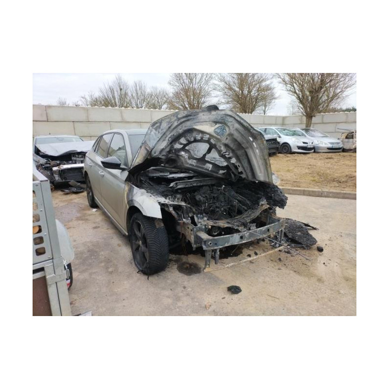 Bas de caisse droit SKODA SCALA d’occasion