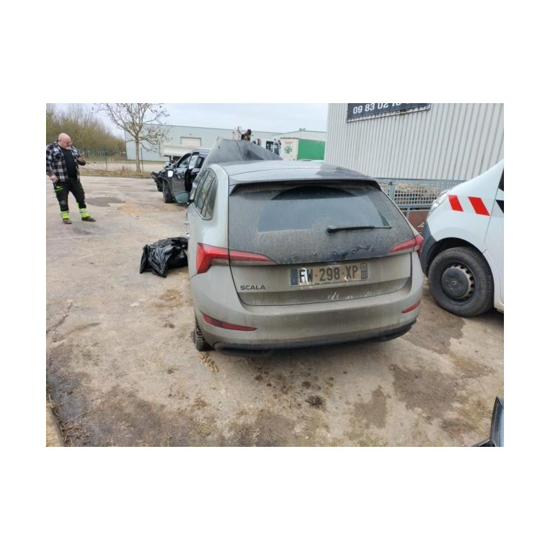 Bas de caisse droit SKODA SCALA d’occasion