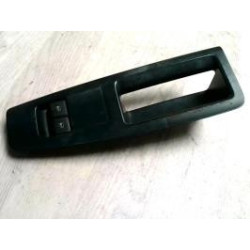 Interrupteur de leve vitre avant gauche VOLKSWAGEN POLO 4 PHASE 1 d’occasion