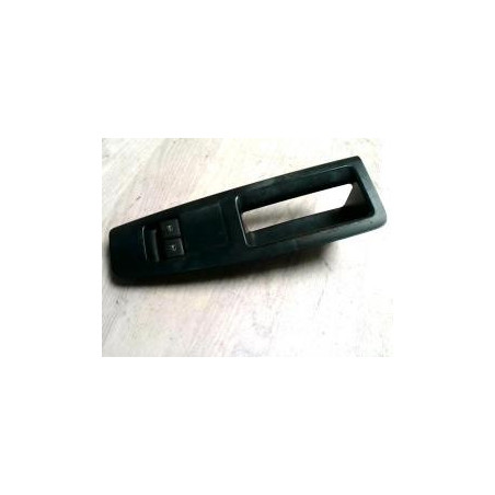 Interrupteur de leve vitre avant gauche VOLKSWAGEN POLO 4 PHASE 1 d’occasion