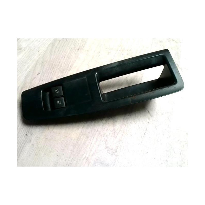 Interrupteur de leve vitre avant gauche VOLKSWAGEN POLO 4 PHASE 1 d’occasion
