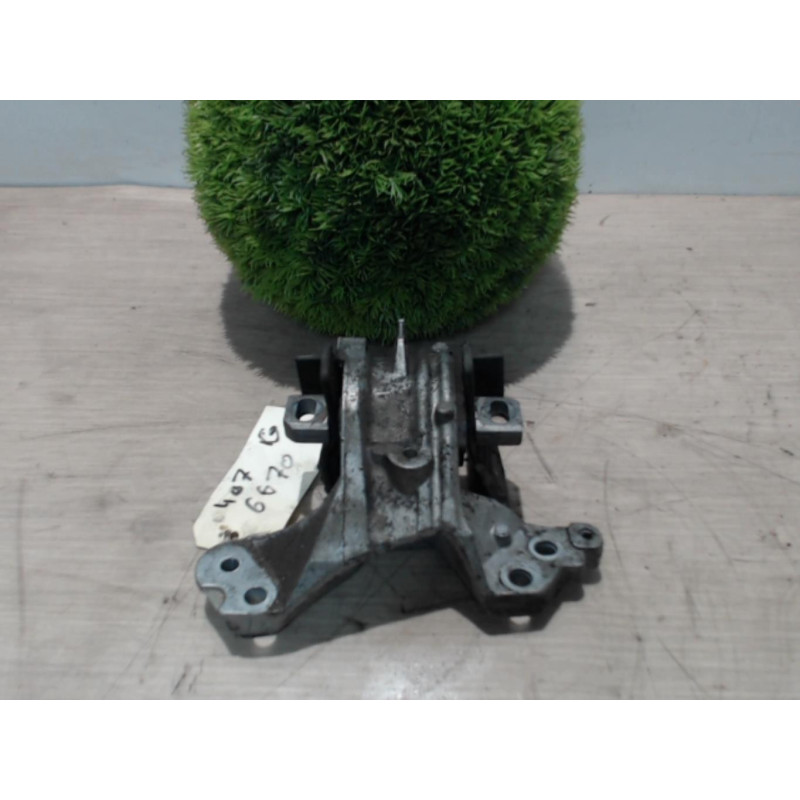 Support moteur gauche PEUGEOT 407 PHASE 1 BREAK d’occasion