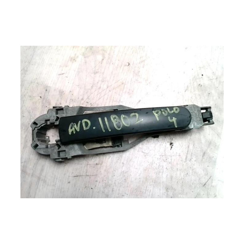 Poignee porte avant droit VOLKSWAGEN POLO 4 PHASE 1 d’occasion