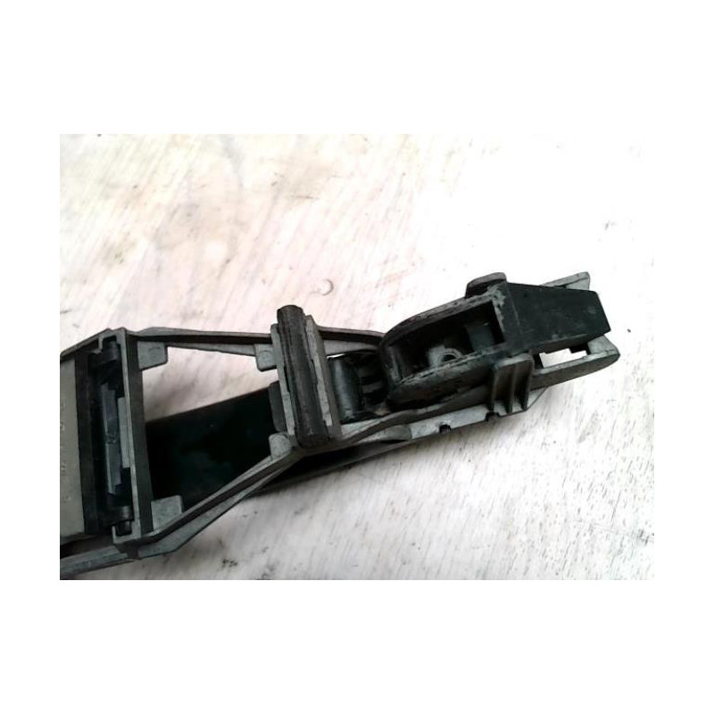 Poignee porte avant droit VOLKSWAGEN POLO 4 PHASE 1 d’occasion