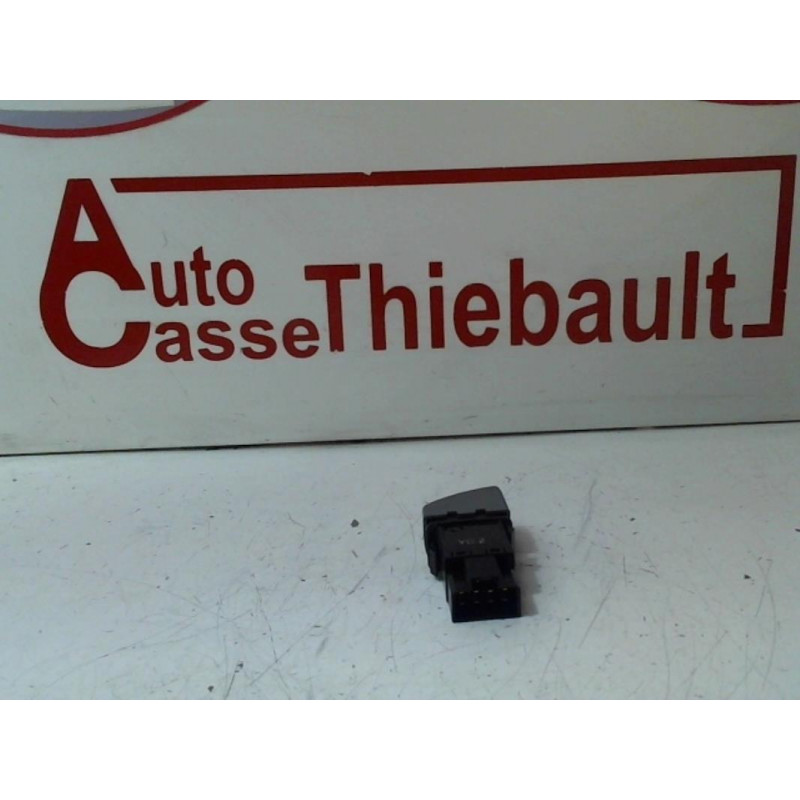 Bouton de warning NISSAN PRIMERA I d’occasion