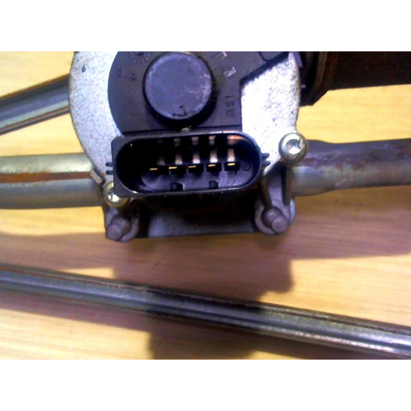 Moteur essuie glace avant FORD FIESTA 5 PHASE 1 d’occasion