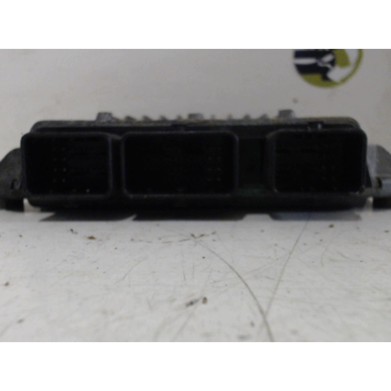 Calculateur moteur FORD FIESTA 5 PHASE 1 d’occasion