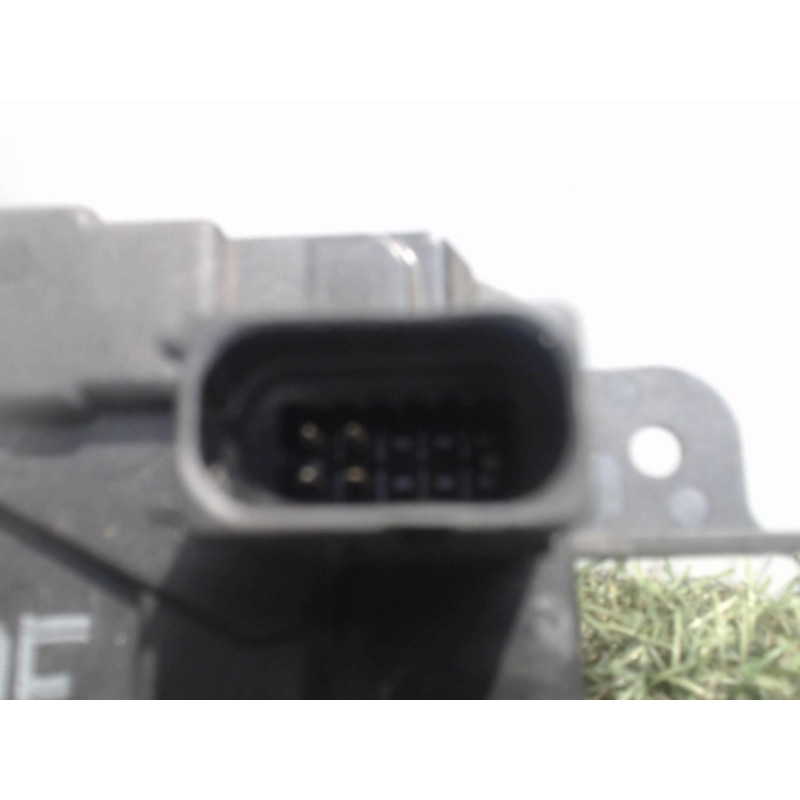 Serrure avant droit OPEL ZAFIRA B PHASE 1 d’occasion