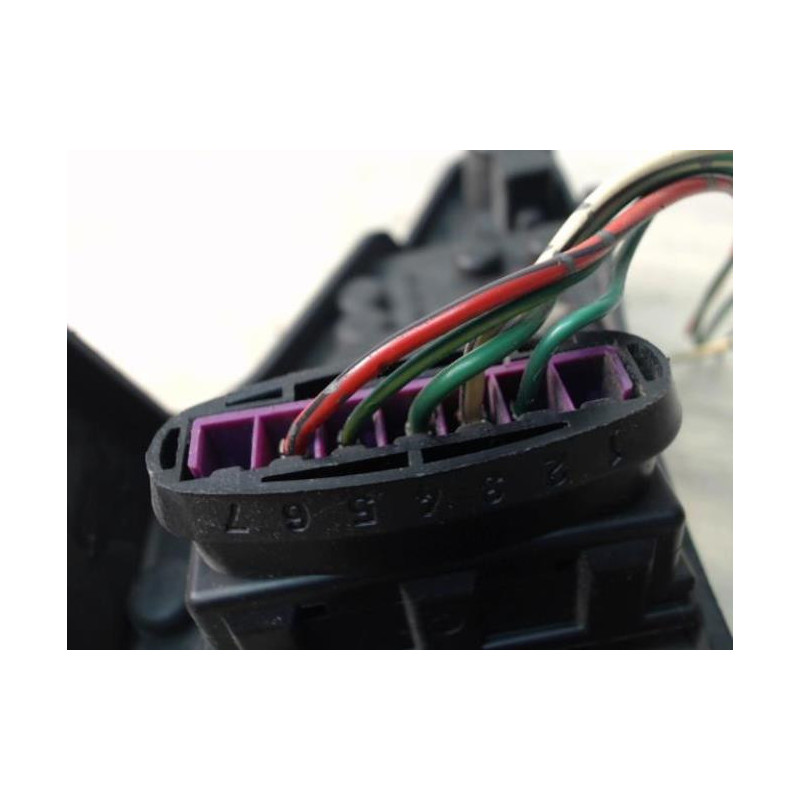 Platine feu arriere droit TOYOTA AVENSIS 2 PHASE 2 d’occasion