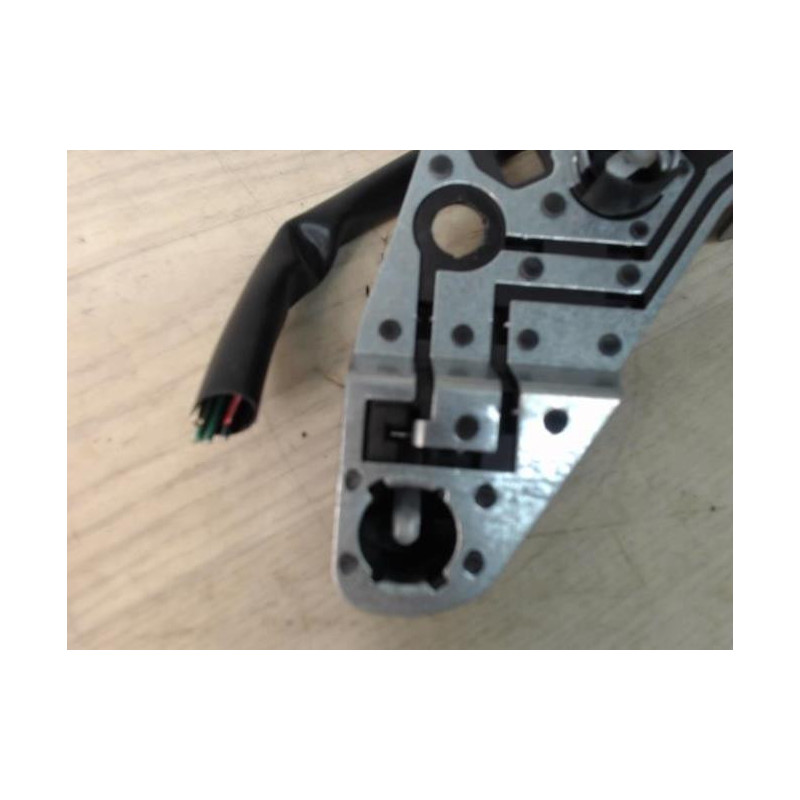 Platine feu arriere gauche TOYOTA AVENSIS 2 PHASE 2 d’occasion