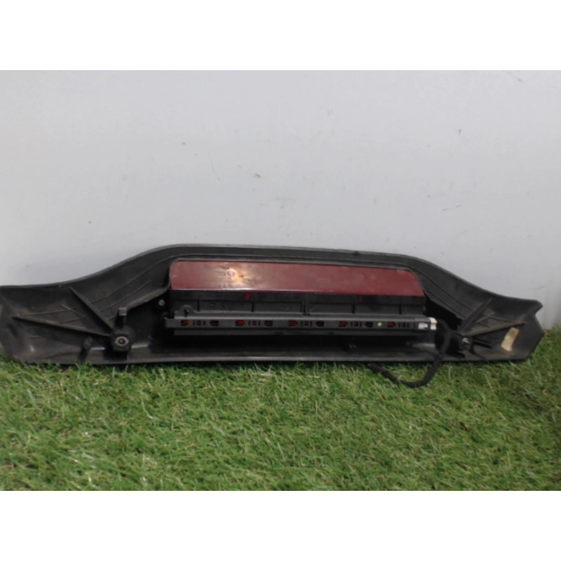 Feu arriere stop central FIAT PUNTO 2 PHASE 2 d’occasion