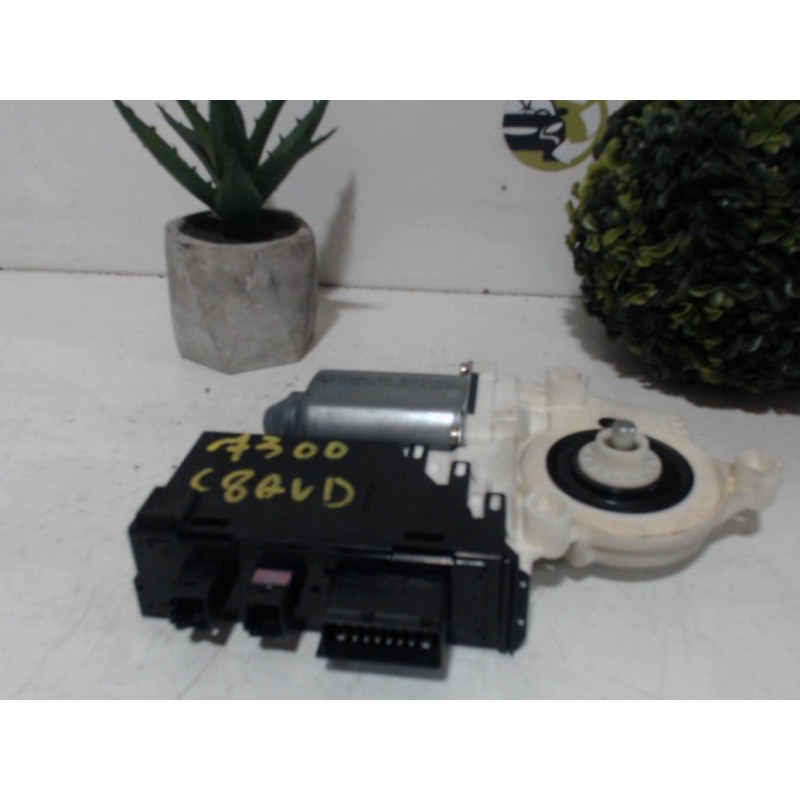 Moteur leve vitre avant droit CITROEN C8 d’occasion
