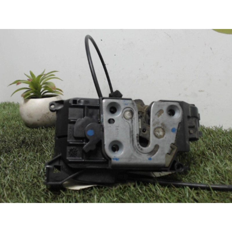 Serrure avant droit RENAULT CLIO 3 PHASE 2 d’occasion
