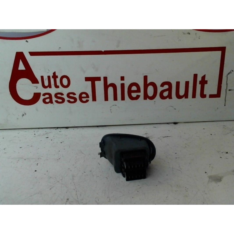 Interrupteur de leve vitre avant gauche RENAULT  d’occasion