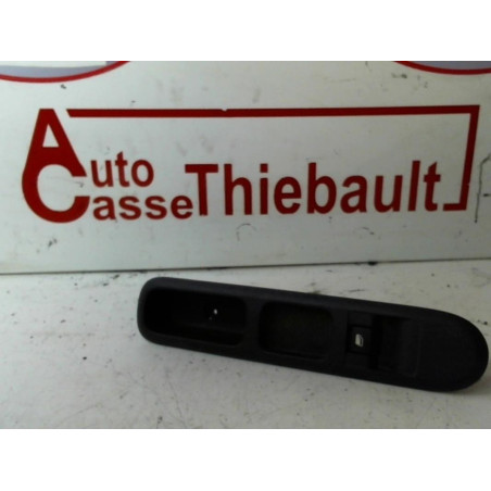 Interrupteur de leve vitre avant droit PEUGEOT 307 PHASE 1 d’occasion