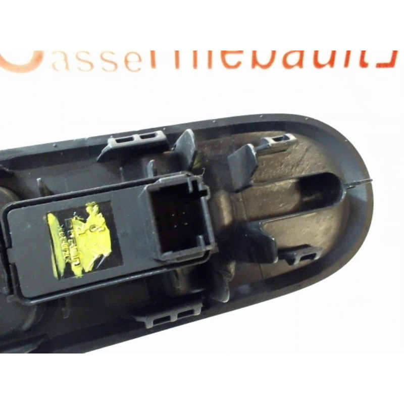 Interrupteur de leve vitre avant droit PEUGEOT 307 PHASE 1 d’occasion