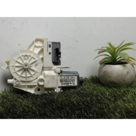 Moteur leve vitre arriere gauche PEUGEOT 407 PHASE 1 BREAK d’occasion