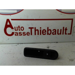 Interrupteur de leve vitre arriere droit RENAULT SCENIC II PHASE 1 d’occasion
