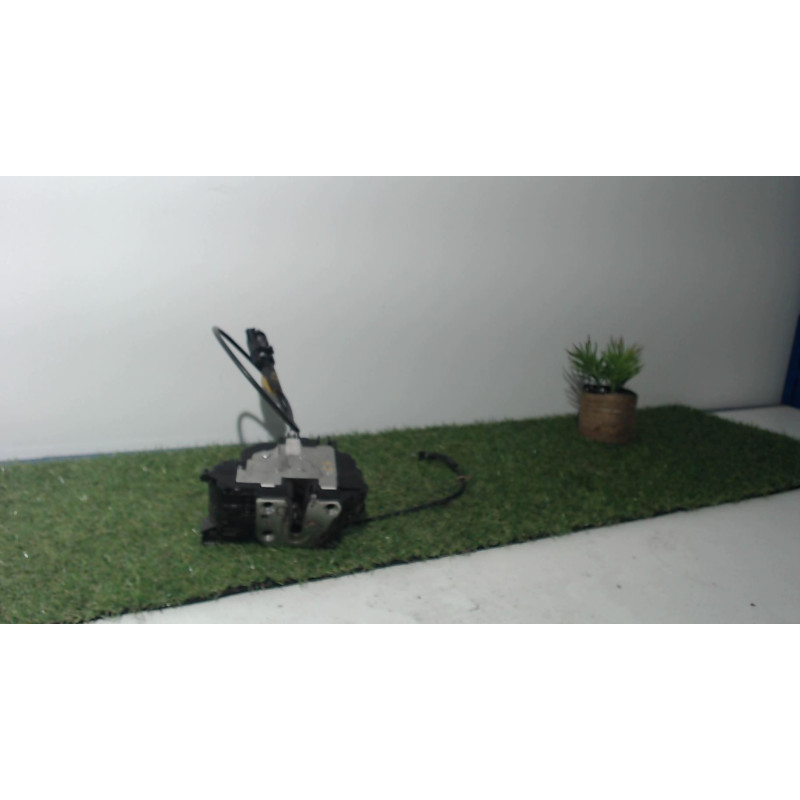 Serrure avant droit OPEL CORSA B PHASE 1 d’occasion