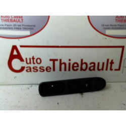 Interrupteur de leve vitre avant droit PEUGEOT 307 PHASE 1 d’occasion